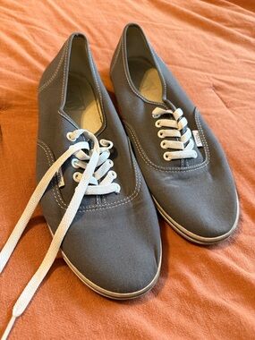 Vans Women's Canvas Sneakers - Gray with White Laces